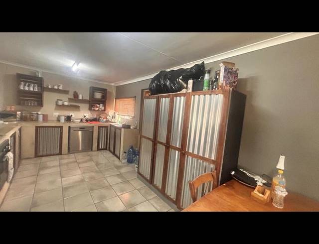 5 BEDROOM HOUSE FOR SALE IN MEYERVILLE